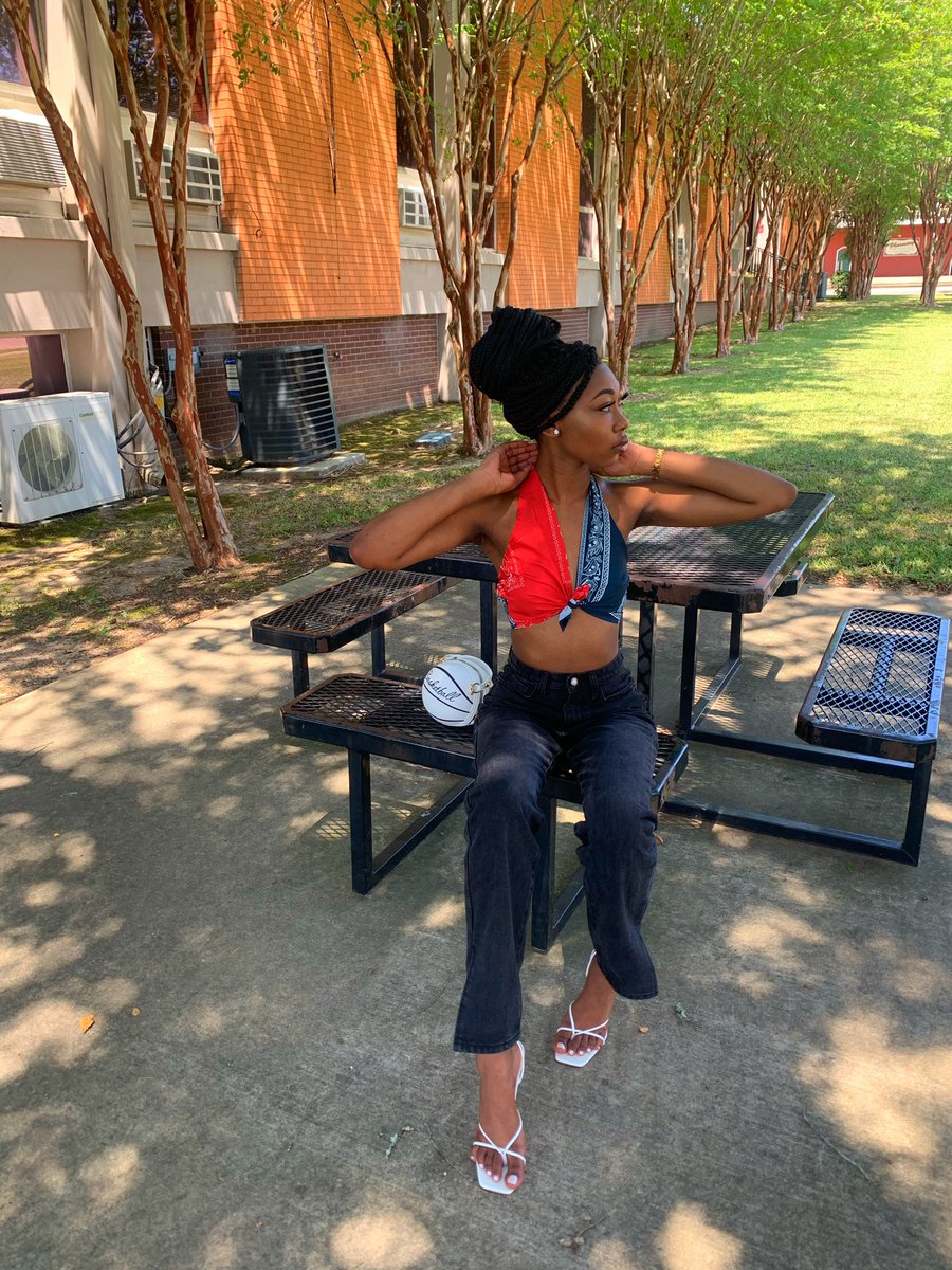 __kween_'s tweet image. I’m a whole catch, but you can’t catch me