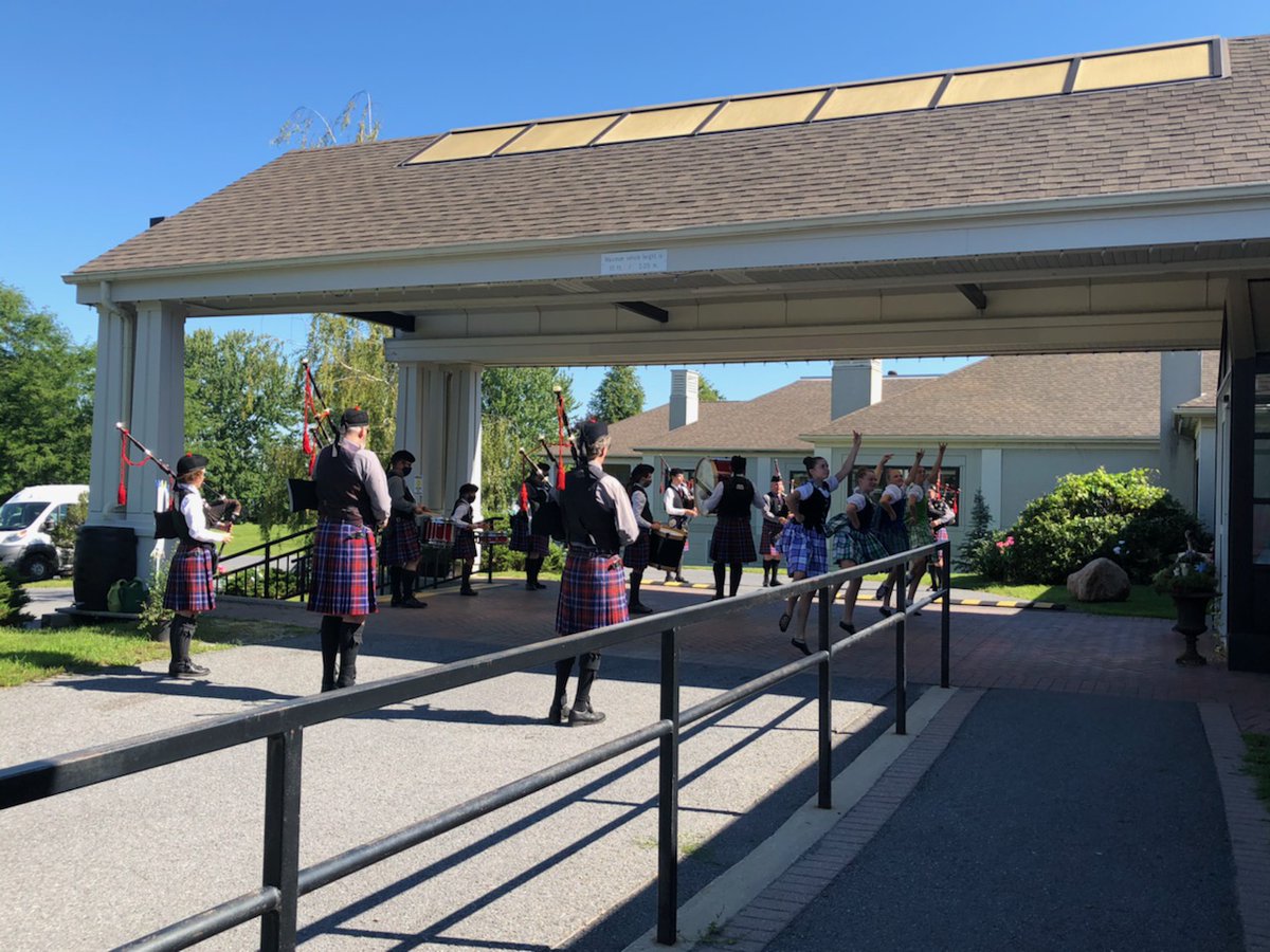 Glengarry Pipe Band tweet media