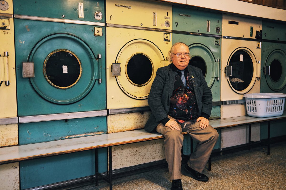 I've always wanted to photograph inside a vintage launderette, this one is near my house, today I found the courage to go in and talk to the man who works here, his name is Richard Mort, I found out he's an artist himself. I'll link his work in this thread. He'd already...