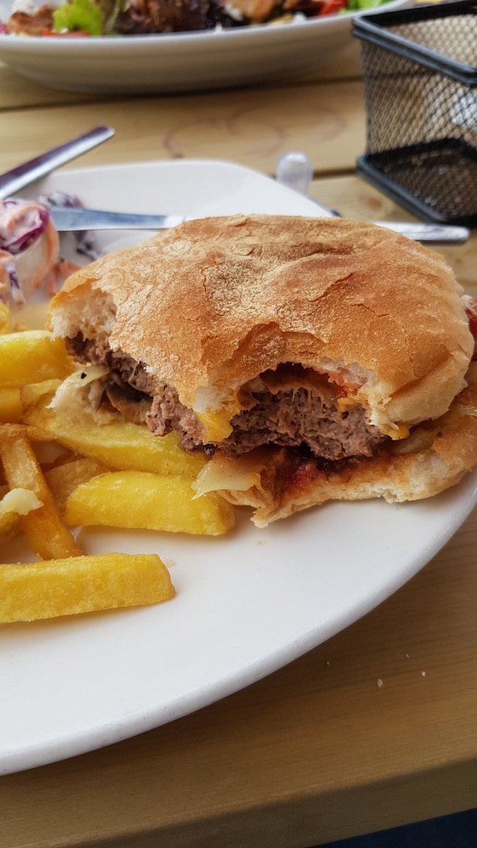 Nothing beats eating <a href="/kenmcgrath78/">Ken McGrath</a> 😂😂😂#local