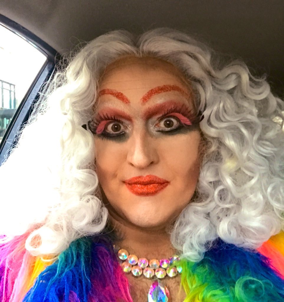 ConnieOrff's tweet image. She may have emulated my hair but I am TAKING THAT ENERGY!!

#FuckTheAlgorithm #ALevelProtests #ProtestLefelA