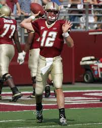Whether it's the all-gold with the red facemask or the addition of a single red helmet stripe to it,  @BCFootball can't do wrong with their helmets. (Also, how wild was it to have a QB with the number 22? The last I remember was the late Jared Lorenzen.)
