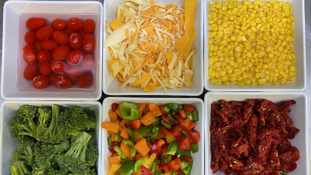 ConcordMarket's tweet photo. Make up a fresh salad bowl filled only with all of your favorite flavors! https://t.co/XyRLTOwAgi