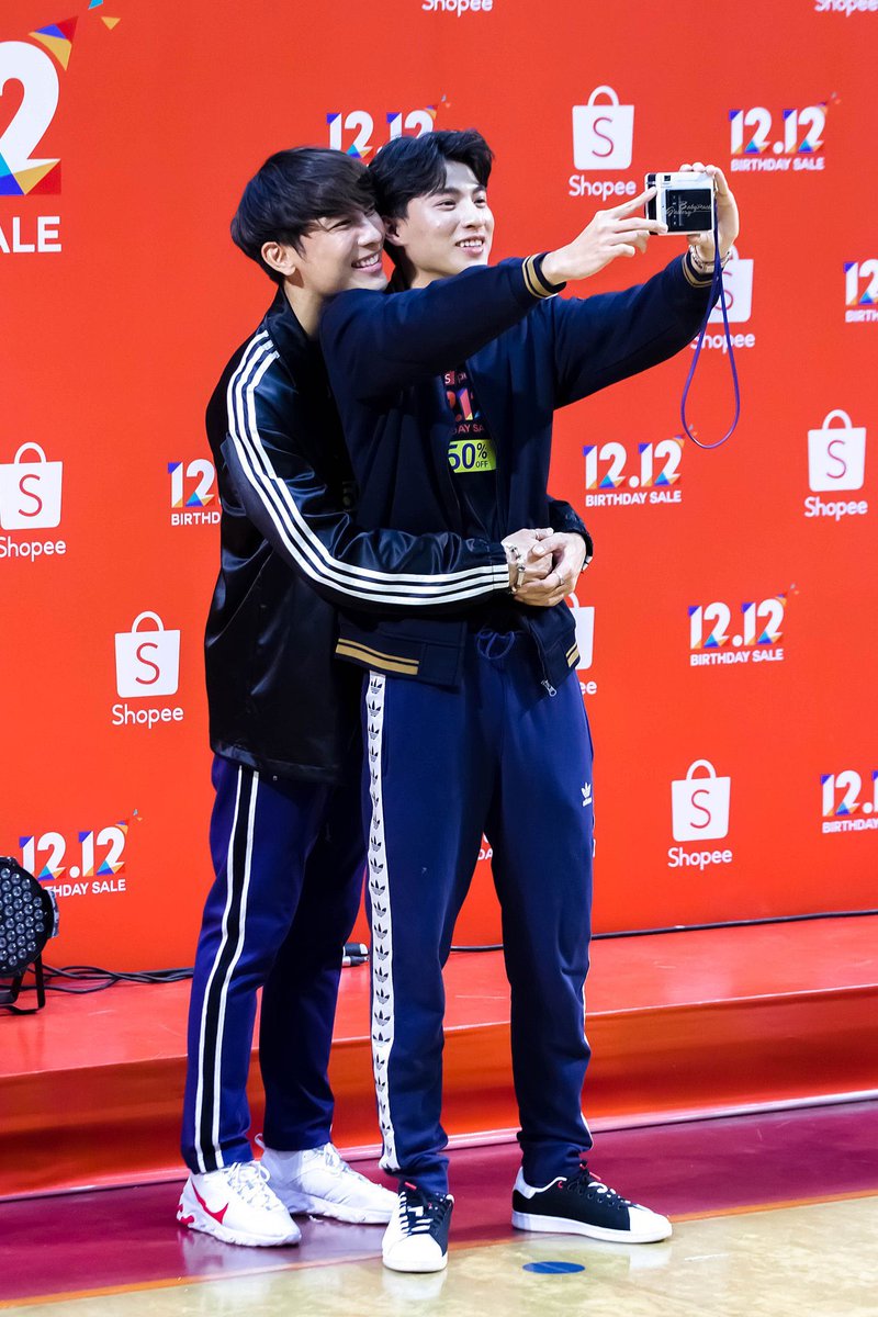 A thread where  #MewGulf become more in love the more you scroll down 