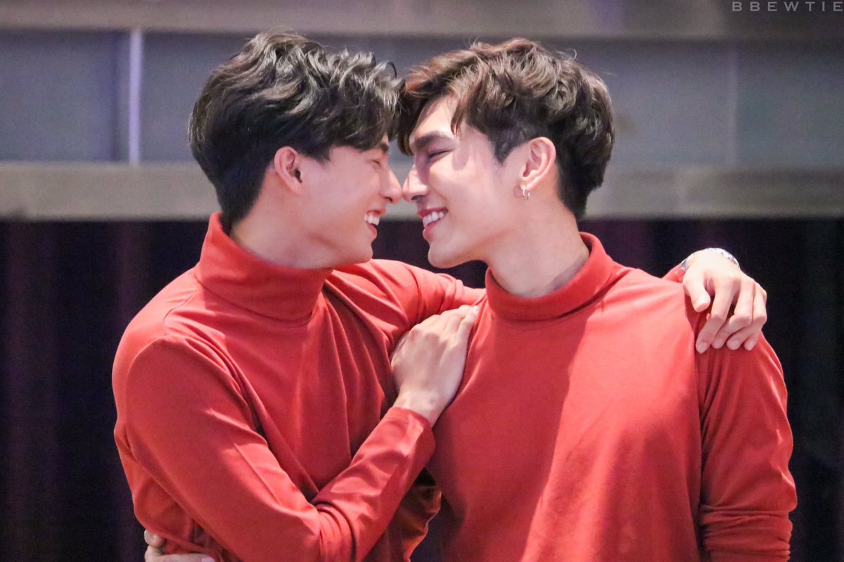 A thread where  #MewGulf become more in love the more you scroll down 