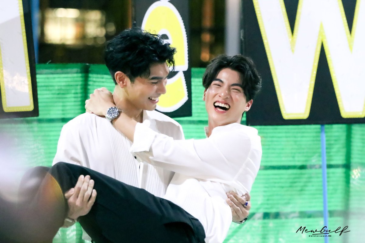 A thread where  #MewGulf become more in love the more you scroll down 