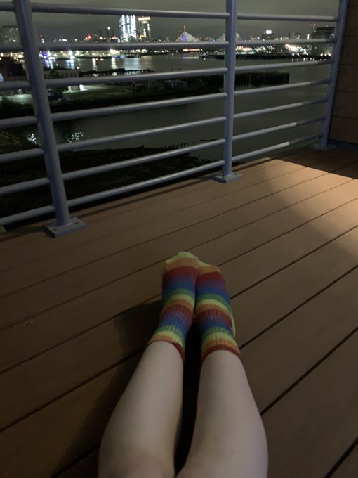 Did a bit of stripping outside early in the morning today~ https://t.co/xFVvwfYJxH<a href="/tag/apclips"class="tags"><span>#apclips</span></a>