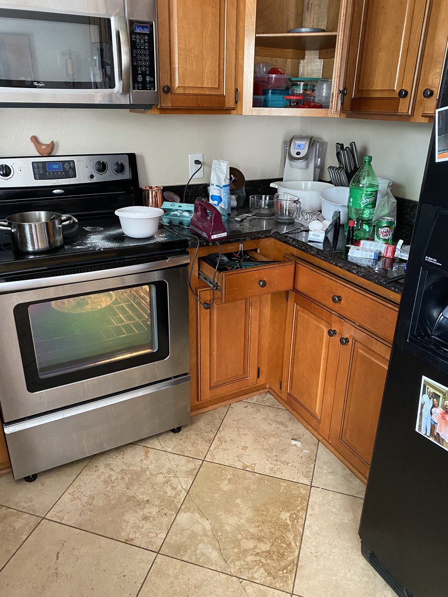 AnyeaGibson's tweet photo. Made my first pound cake today. My nana would be so proud. It was as yummy as it was pretty and my grandma ate every bite!!!!#grandmaaskedandiprovided #myfirstcake https://t.co/ZAehsRmwt7