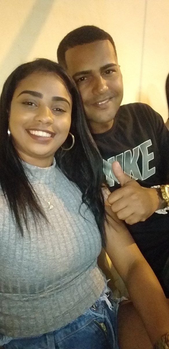 JoyceFortunato7's tweet photo. Com elle hoje ❤❤
#Cumpadre
@Maisalto14 https://t.co/JCw9uZcexk