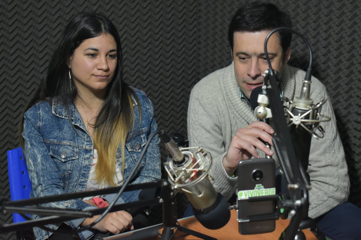 estudiantescdia's tweet image. #VivoVerde - #Capitulo25🍀 

Muchas gracias @altamirano45 por compartir un nuevo episodio de #VivoVerde junto a nosotros. Un placer. 

Por otro lado, también le queremos dar las gracias a @BelFedu 🎙️ por participar de la entrevista. 

#SomosEstudiantes 💚