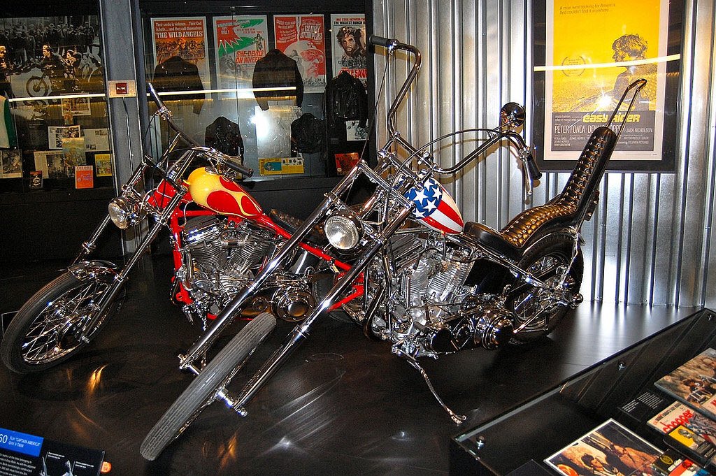 Christo21251914's tweet photo. Peter Fondaโs Captain America Harley Davidson Motorcycle and Dennis Hopperโs Billy Bike from Easy Rider (1969) at The Harley Davidson Museum in Milwaukee, Wisconsin on June 7th, 2009. ๐๐ฆ
๐บ๐ธ
#RIPPeterFonda
#RIPCaptainAmerica https://t.co/058vKNVytP