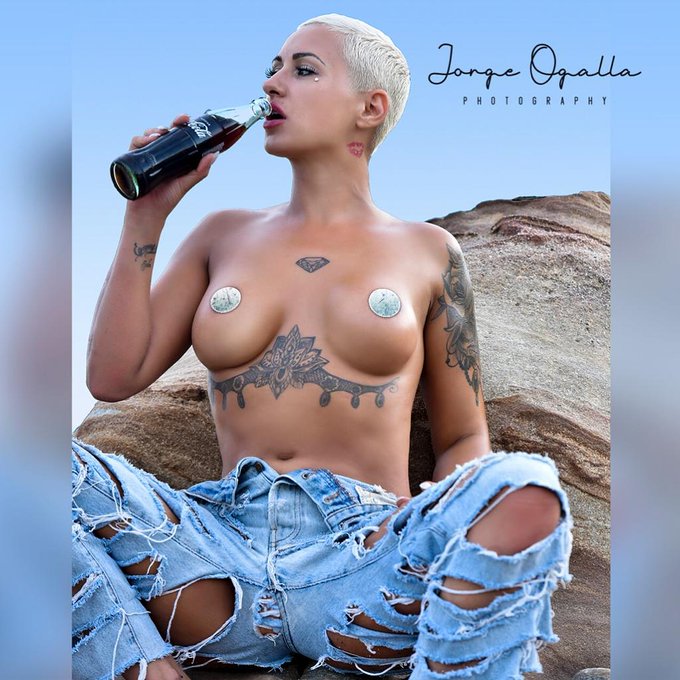 Avec qui je partage mon coca cola 🤷🏼&zwj;♀️😅? https://t.co/OXsI974O9f<a href="/tag/covid_19"class="tags"><span>#covid_19</span></a>