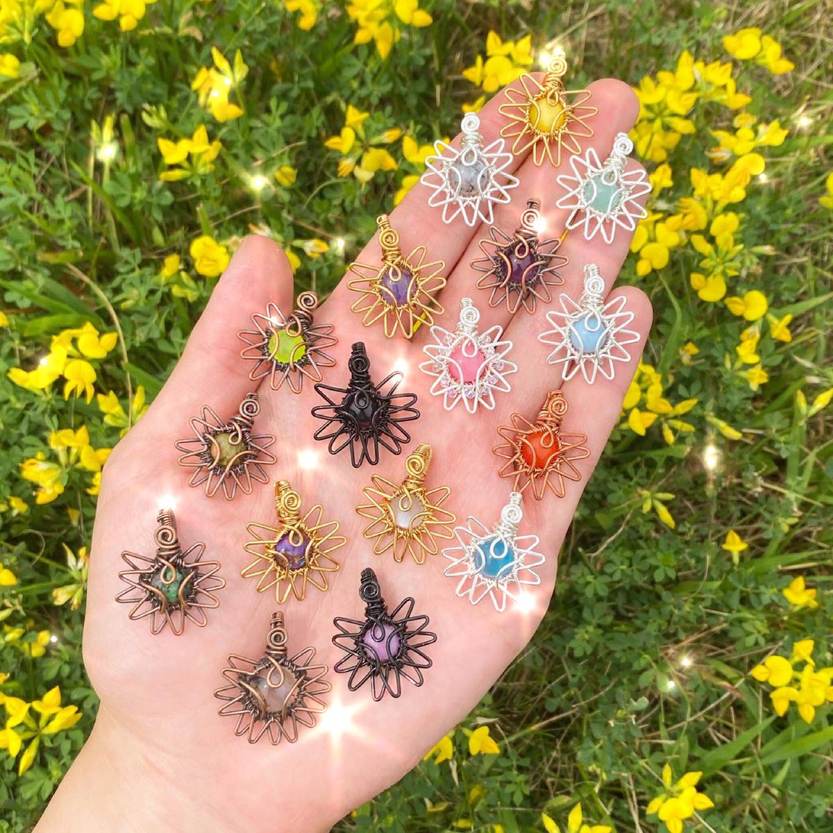 strwbrryww's tweet image. 🌈 THANK YOU GIVEAWAY 🌈

winner will receive a custom mini sun☀️
- RT, like, and follow me, @strwbrryww! 
- tag a friend for goodluck ✨