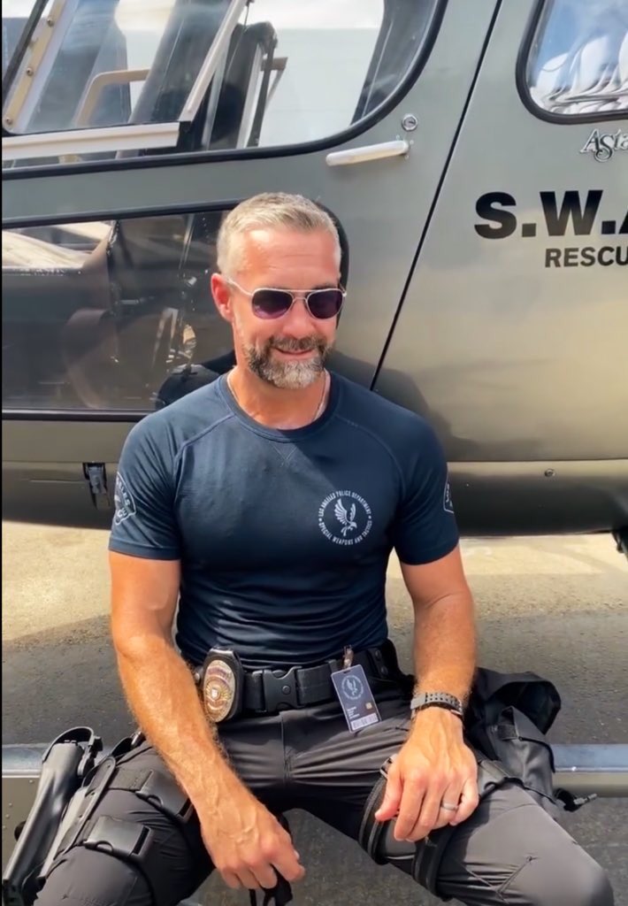 sexy + he knows it tweet media