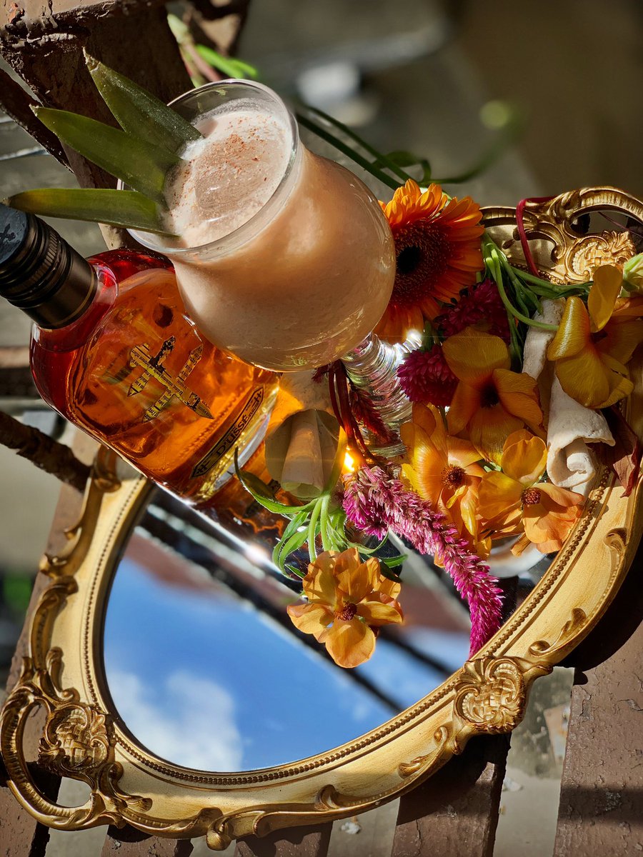 MoBiggaa's tweet photo. As a New Yorker its common to lack vitamin D so on these gloomy days a Dose of Dussé might do the trick!
#DUSSEpartner #DUSSESoMyself
@DusseCognac
Dose of Dussé
2oz Dusse
3oz of Pineapple Guava Nectar
2oz Coconut Cream
1oz Fresh lime juice
Granted nutmeg
#WhatsBiggaaShakin https://t.co/Z7kGRDtwCR