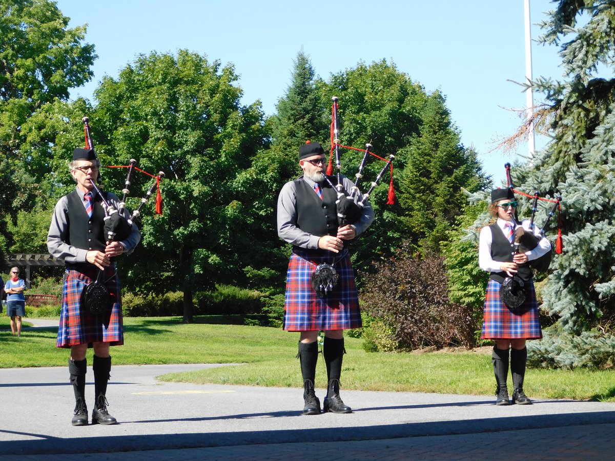 ConnieBlaneyMPB's tweet photo. Due to COVID-19, we were not able to perform a Pipergram that was ordered for the Maxville Manor on the usual @TheGHG weekend; It was rescheduled and made extra special! We hope that the Manor residents enjoyed watching the performance as much as we enjoyed performing for them! https://t.co/mZCievb6wu
