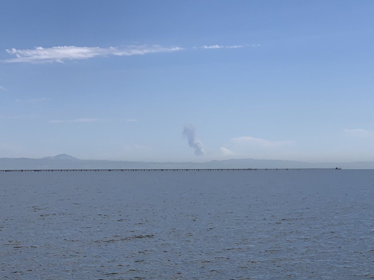 tanmayysh's tweet photo. Is that a forest fire I see behind Mt. Diablo? https://t.co/ULOZx2fePM