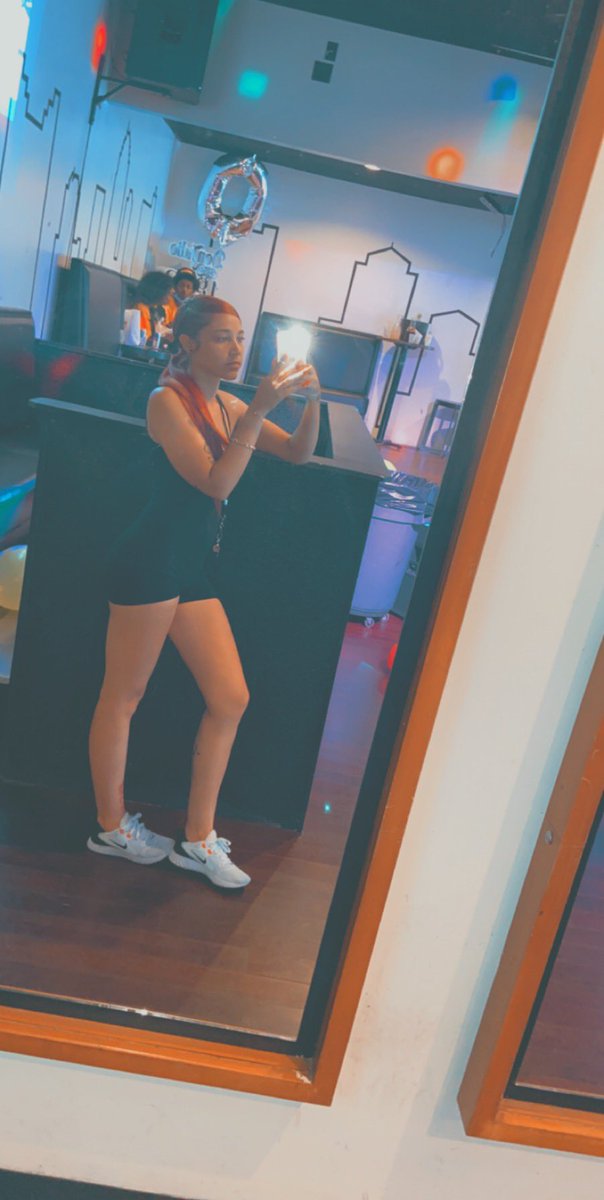 AyeStacksss's tweet photo. @XLounge_ pull up 🤪🥳 https://t.co/NWyf702PVA