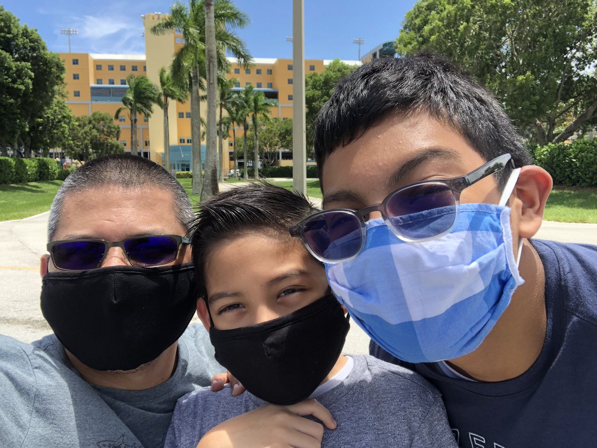 QuiqueMoreno75's tweet image. Con todo @Daniel_SuarezG, deseándote mucho éxito en #DaytonaRoadCourse... #DanielAmigos... ¡Saludos desde Miami 🌴! #Nascar