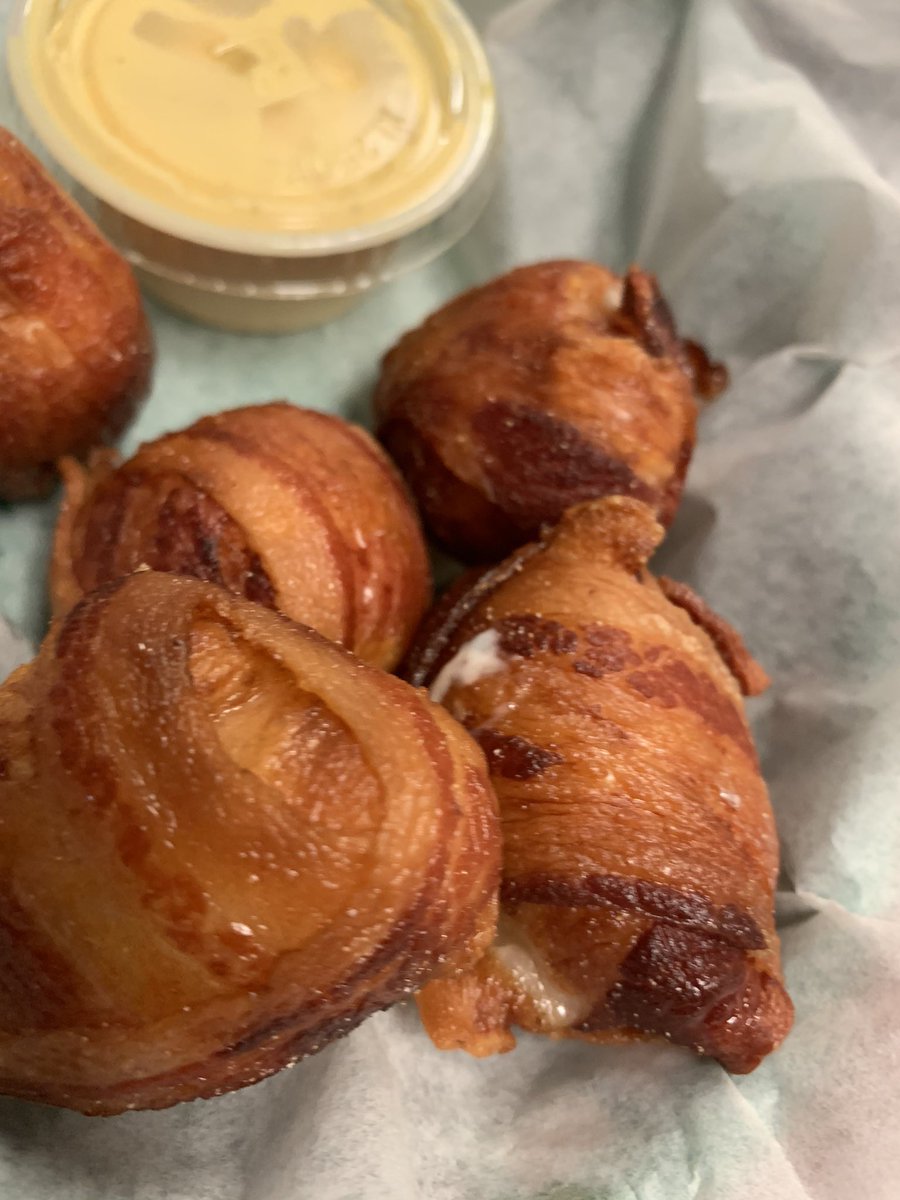 SpiritsonBourbo's tweet photo. Bacon bombs #bacon #baconbombs https://t.co/CgEVIS2XPb