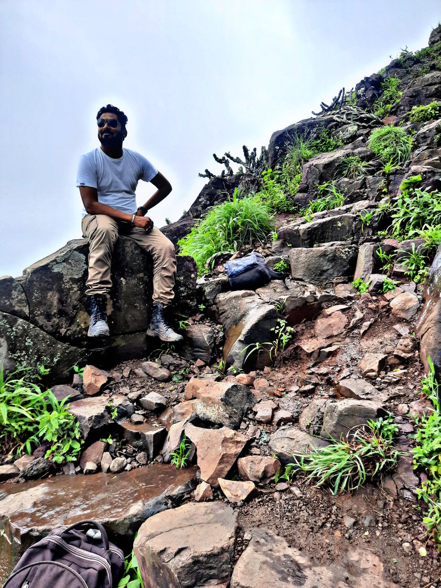 आपलं घरटं सोडुन बाहेर गेल्याशिवाय पाखराला आकाशाचा अर्थ कळत नाही !