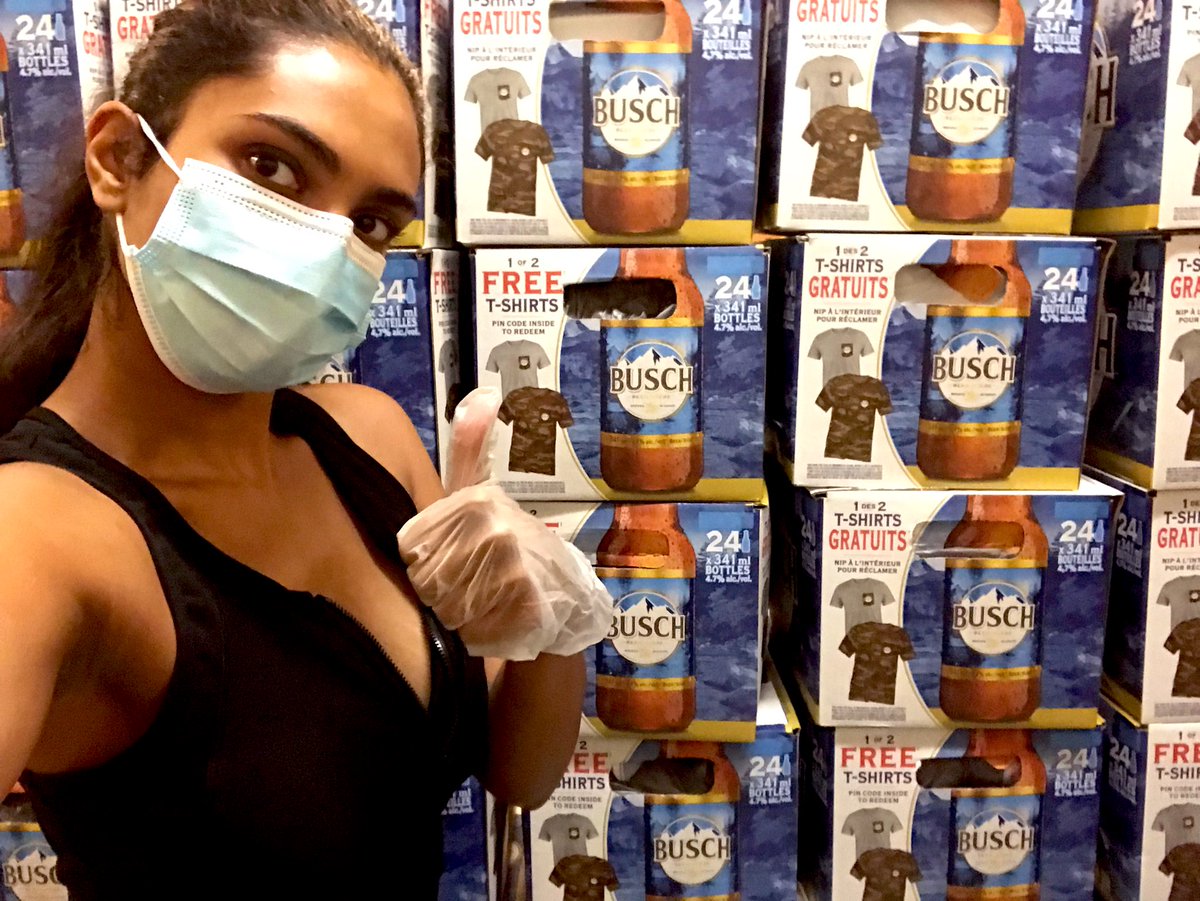 They call me the box queen. 📦 Kidding, no one calls me that. Another successful #SundayRun with <a href="/SpaFyONDP/">Spadina-Fort York Ontario NDP</a>, hundreds of meals from <a href="/Kitchen24_/">Kitchen24</a> going to vulnerable people. I heard sobering stories today. Housed or unhoused, people deserve dignity. #Bill184 got you down? Join us!