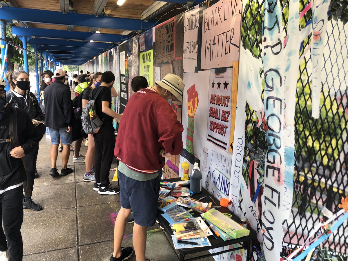 CrushingBoo's tweet photo. Spent some time talking with some great people trying to preserve the art chronicling the struggle of the #BlackLivesMatter movement. S/o to the @PCollective2020 & @FFDC2020 and all the other groups for this action. #ReclaimDC #DemandDC #DCProtests https://t.co/DYjzVhEuJf
