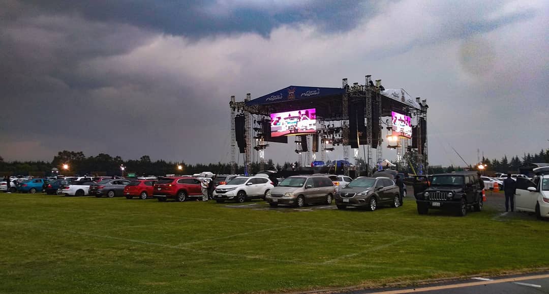 andygovaa's tweet photo. Ayer nos fuimos a un #Autoconcierto en el @CDPegaso aunque nos llovió bastante fuerte la pasamos muy bien, @IntocableRJM 👌gracias por la velada
En @Tiqfun hay más fotos del Autoconcierto
.
#ForoPegaso #Desdetuauto #concierto #Autoconcierto #grupointocable #tiqfun #govaa https://t.co/4m1s4WoWB5