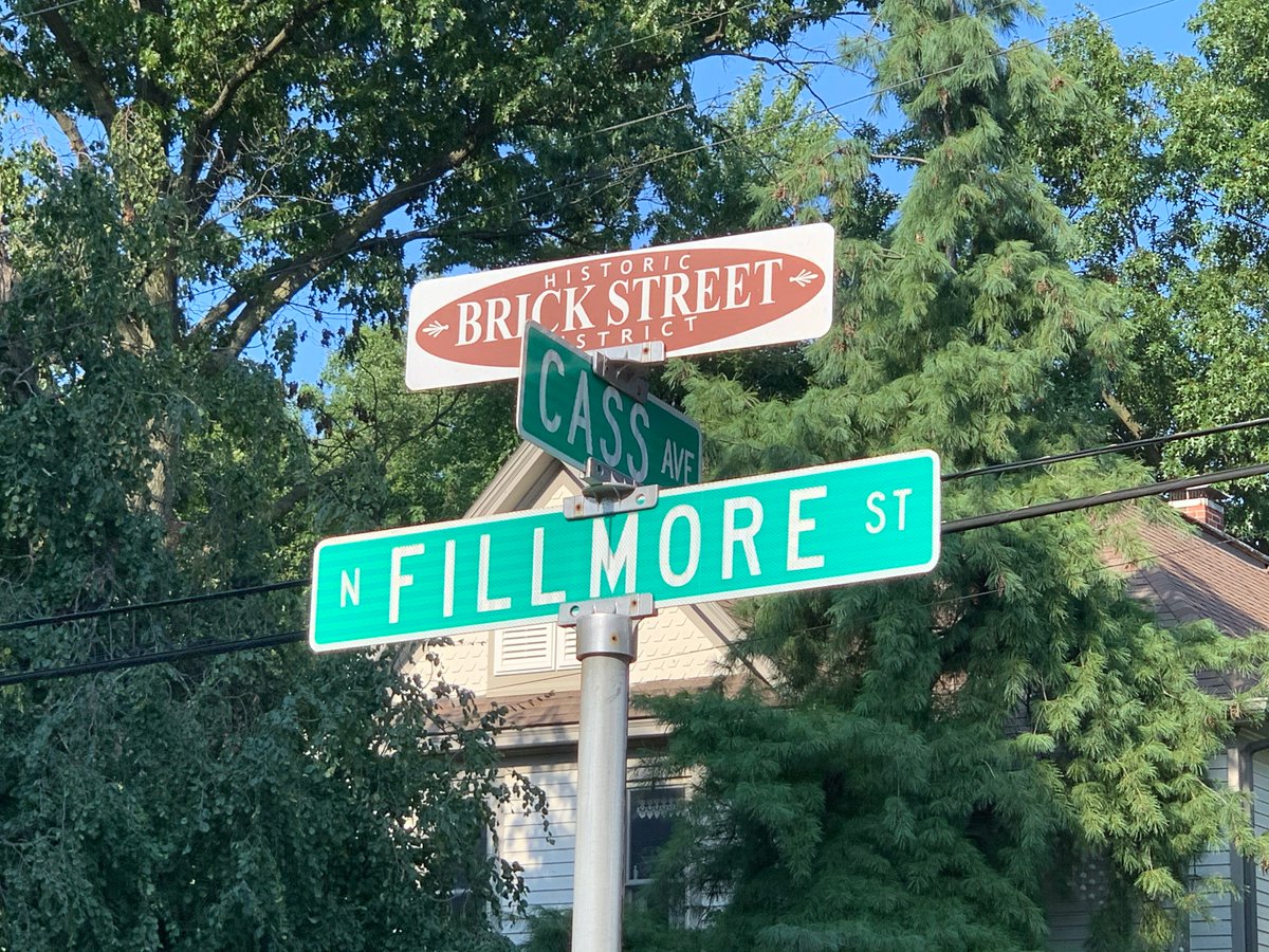 One block over, Cass and Douglas Avenues intersect with Fillmore St. Another example in the long line of mediocre nineteenth-century presidents, Millard Fillmore was perhaps the figure most responsible for the Compromise of 1850, including the infamous Fugitive Slave Act. /22