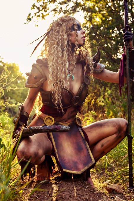 Finished Barbarian cosplay and took some epic pics! Weapons by @roxtuscos and armor by my sister. I painted<a href="/tag/style"class="tags"><span>#style</span></a><a href="/tag/gender"class="tags"><span>#gender</span></a><a href="/tag/androgynous"class="tags"><span>#androgynous</span></a>