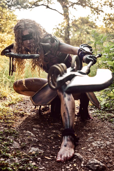 Finished Barbarian cosplay and took some epic pics! Weapons by @roxtuscos and armor by my sister. I painted<a href="/tag/style"class="tags"><span>#style</span></a><a href="/tag/gender"class="tags"><span>#gender</span></a><a href="/tag/androgynous"class="tags"><span>#androgynous</span></a>