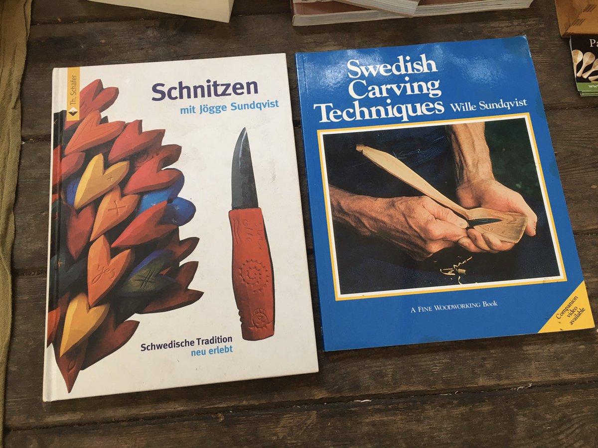 a great mix of hands-on making alongside demonstration of technique at appropriate moments throughout the day.. plus the opportunity to get to grips with a whole heap of tooling to try out along the way.. possibly a few books worth hinting for too..  #KuksaCarving  #SundayFunday 