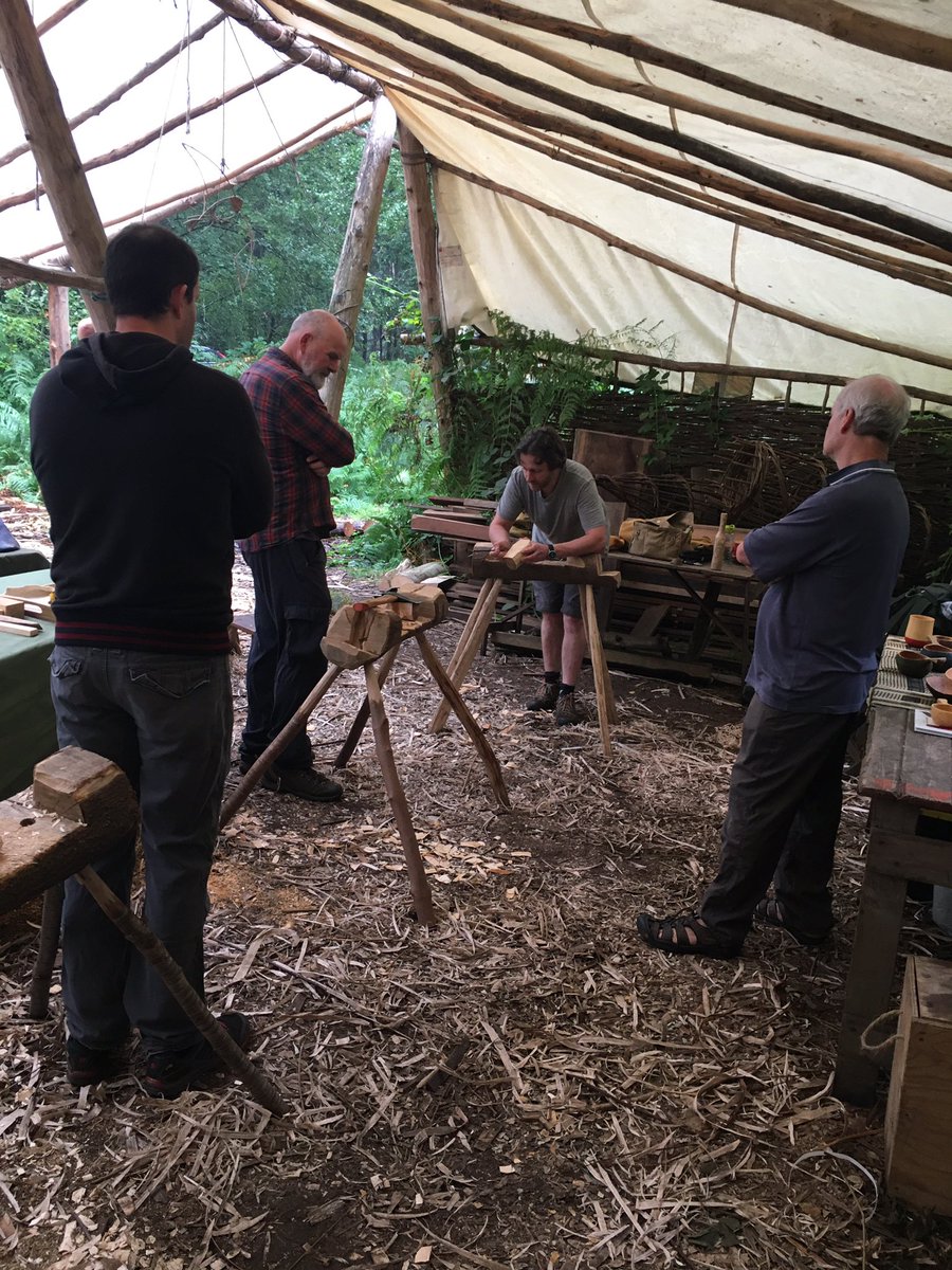 a great mix of hands-on making alongside demonstration of technique at appropriate moments throughout the day.. plus the opportunity to get to grips with a whole heap of tooling to try out along the way.. possibly a few books worth hinting for too..  #KuksaCarving  #SundayFunday 