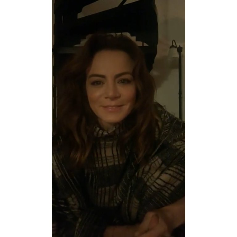 Y así daba inicio toda esta aventura... lo nerviosa que estaba

"Ay, es que me pongo nerviosa ¡pero les voy a contar de que se trata esto...!"  

GRACIAS TEAM SFB