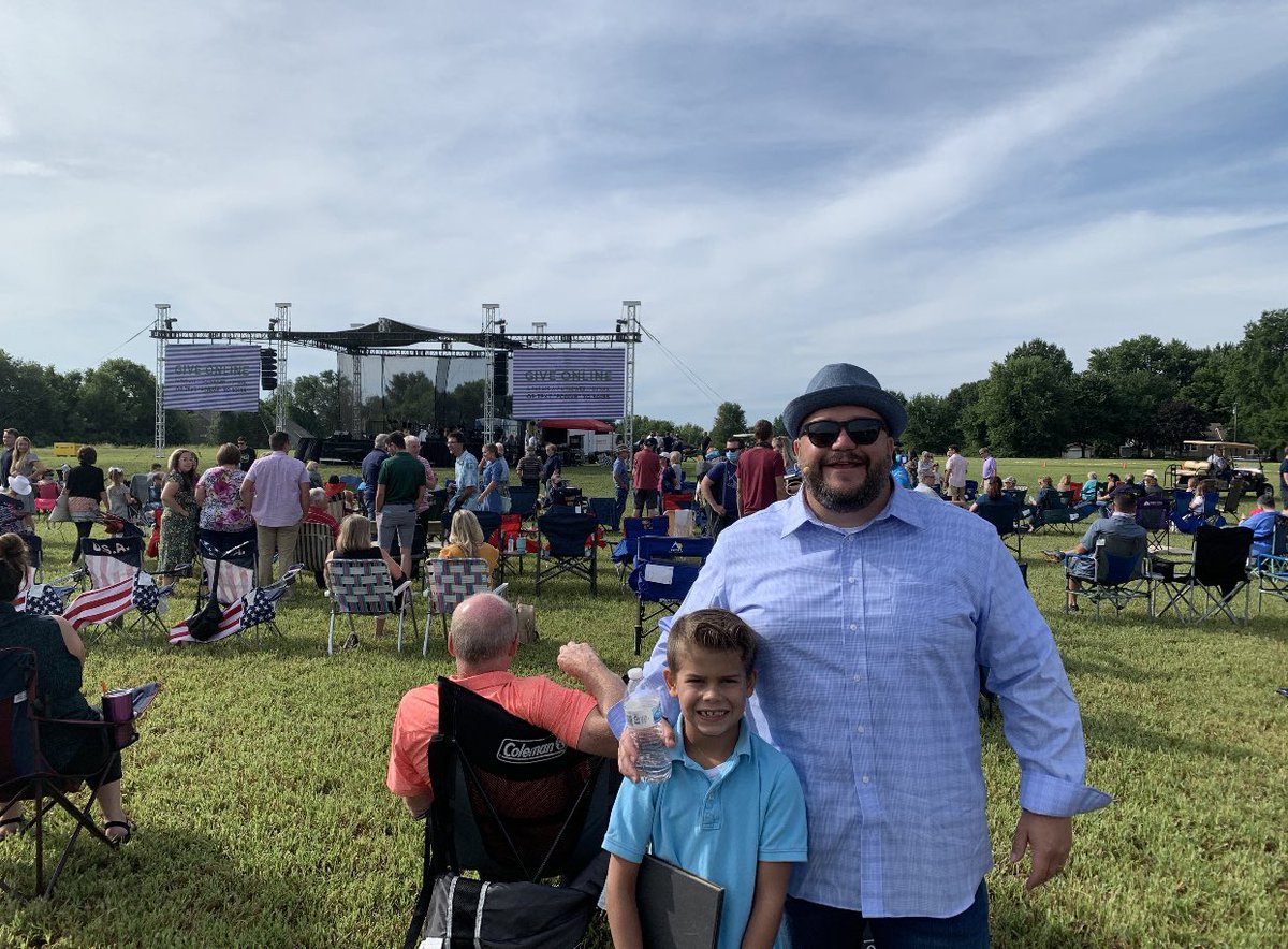 STORY_SBC's tweet photo. #GodisAtWork 

Congrats @PastorCLW @fcfamilykc on your 9 year anniversary! 

@LeeStrobel @BRKC_Baptist @ronniefloyd @BaptistNetwork @BaptistPress 

Revitalization is Possible for many churches! https://t.co/0paa1E0Oc9