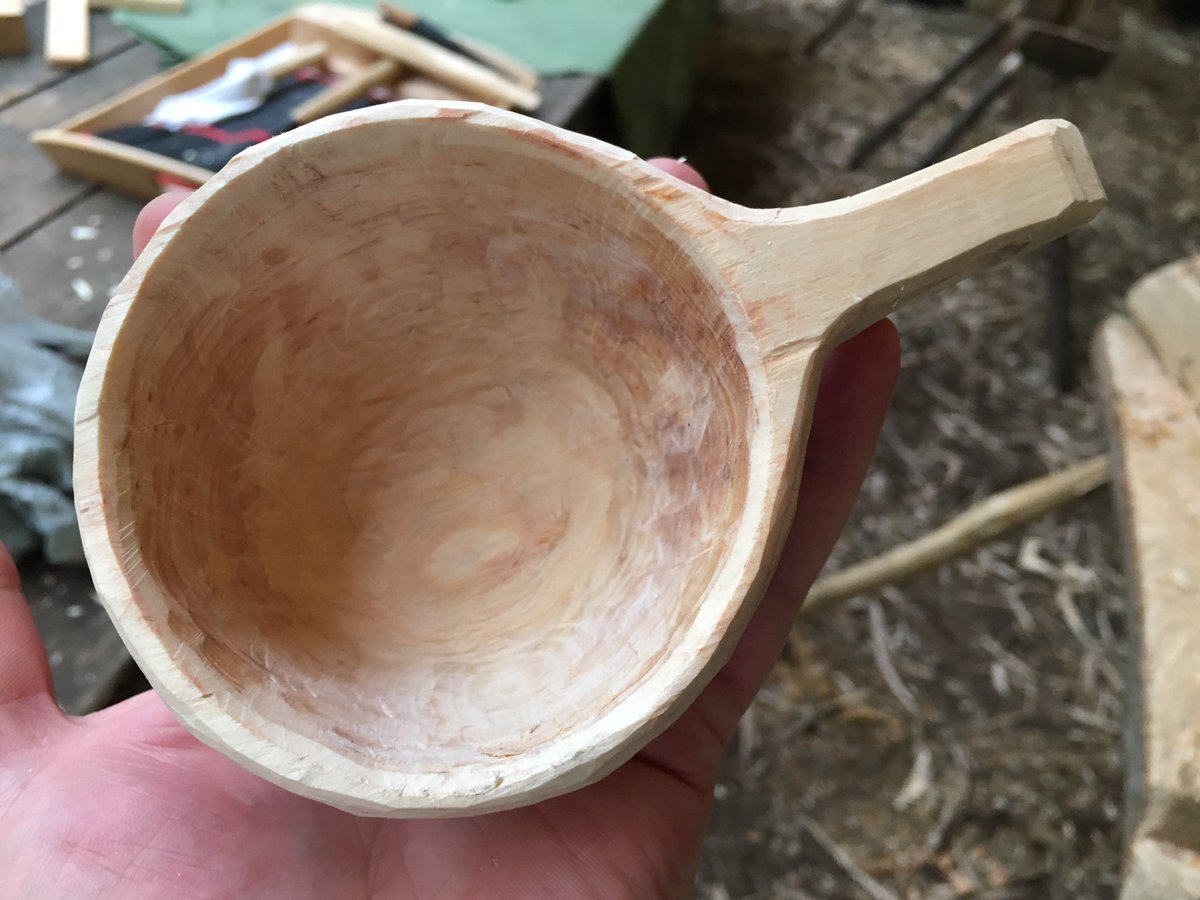 end of day and getting round to the final touches I opted for a slightly different handle.. this way the eldest daughter can get some use out of it when finally finished.. otherwise it would sit around doing nothing like most of the stuff I make..!?   #MakersHour  #makingstuff