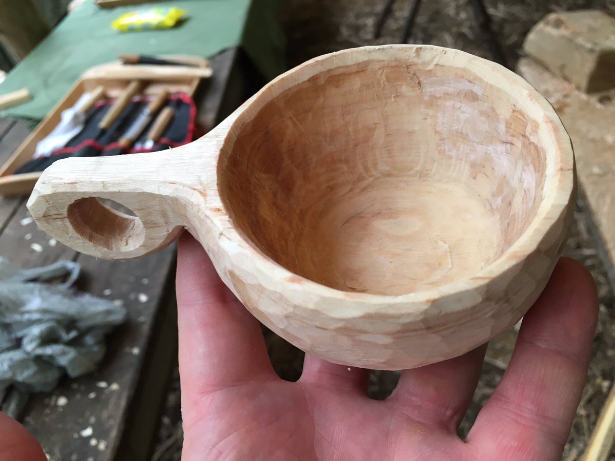 end of day and getting round to the final touches I opted for a slightly different handle.. this way the eldest daughter can get some use out of it when finally finished.. otherwise it would sit around doing nothing like most of the stuff I make..!?   #MakersHour  #makingstuff