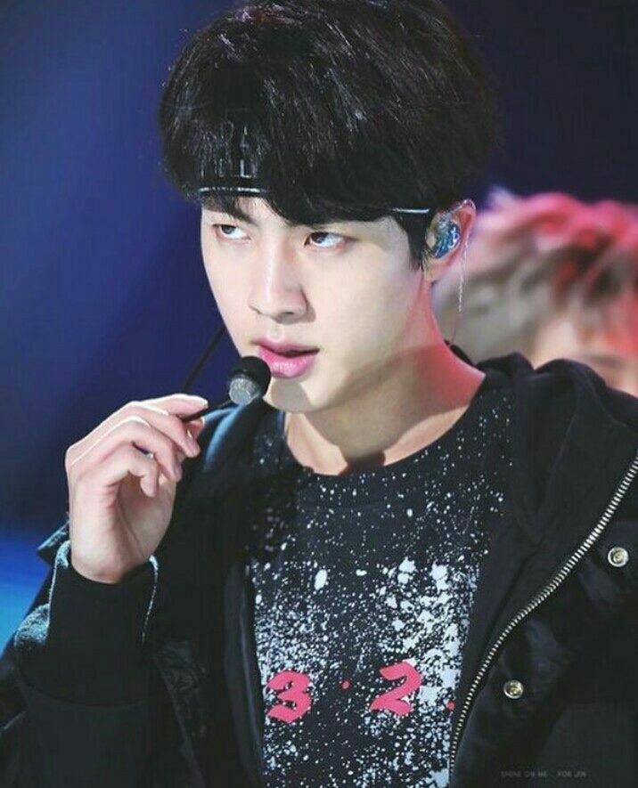 yeganeh_OT7_BTS's tweet photo. @saraam0_0 @Sonia43139535 این بشر عشقه منه❤
#RespectBtsJin 
#RespectBtsSuga 
#RespectBtsJhope
#WeLoveYouJimin
@BTS_twt BTS IS 7 https://t.co/YIJuWfRPeN