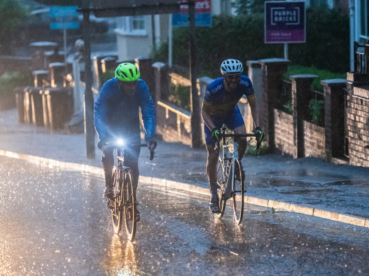 lincolninphoto's tweet image. RT: Incredible effort @carlstubbs92 and @WillTaylorr_92 of @LindumCC today. Over 300km in horrendous conditions for @MindCharity and @StBarnabasLinc. Please donate if you can - these boys deserve every single penny.
justgiving.com/crowdfunding/c… #ChaseTheSun ☀️🚴‍♂️