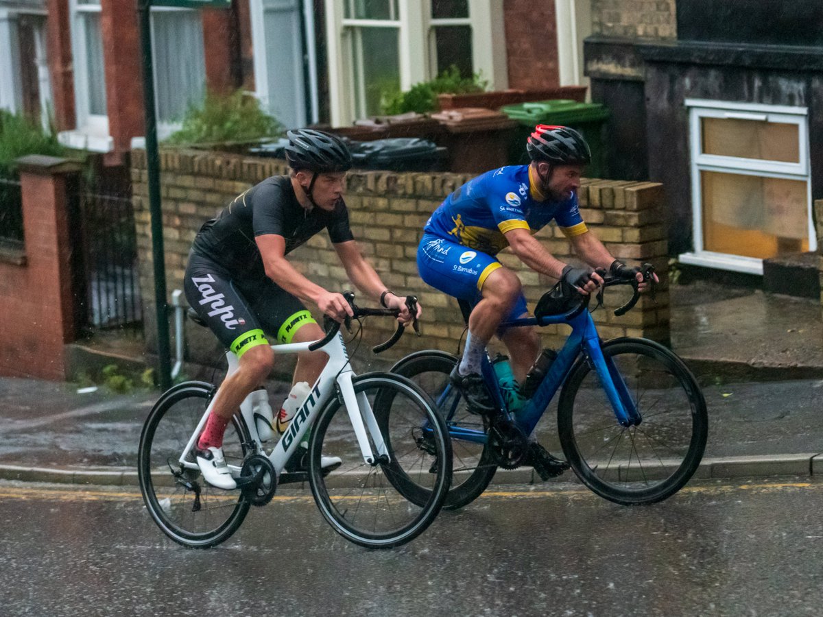 lincolninphoto's tweet image. RT: Incredible effort @carlstubbs92 and @WillTaylorr_92 of @LindumCC today. Over 300km in horrendous conditions for @MindCharity and @StBarnabasLinc. Please donate if you can - these boys deserve every single penny.
justgiving.com/crowdfunding/c… #ChaseTheSun ☀️🚴‍♂️