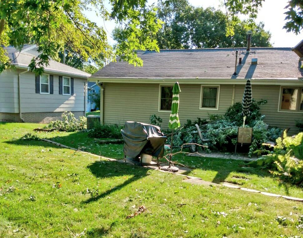PapkeAndrew's tweet photo. Happy Sunday everyone! Still thinking about my family & friends in Iowa that were impacted by #derecho #derecho2020 #derechoiowa. There are still people without power & this isn't getting much attention. Here are some pics from my parent's backyard. #Maple #HelpIowa @JeffLindner1 https://t.co/p8bJYy2jeR
