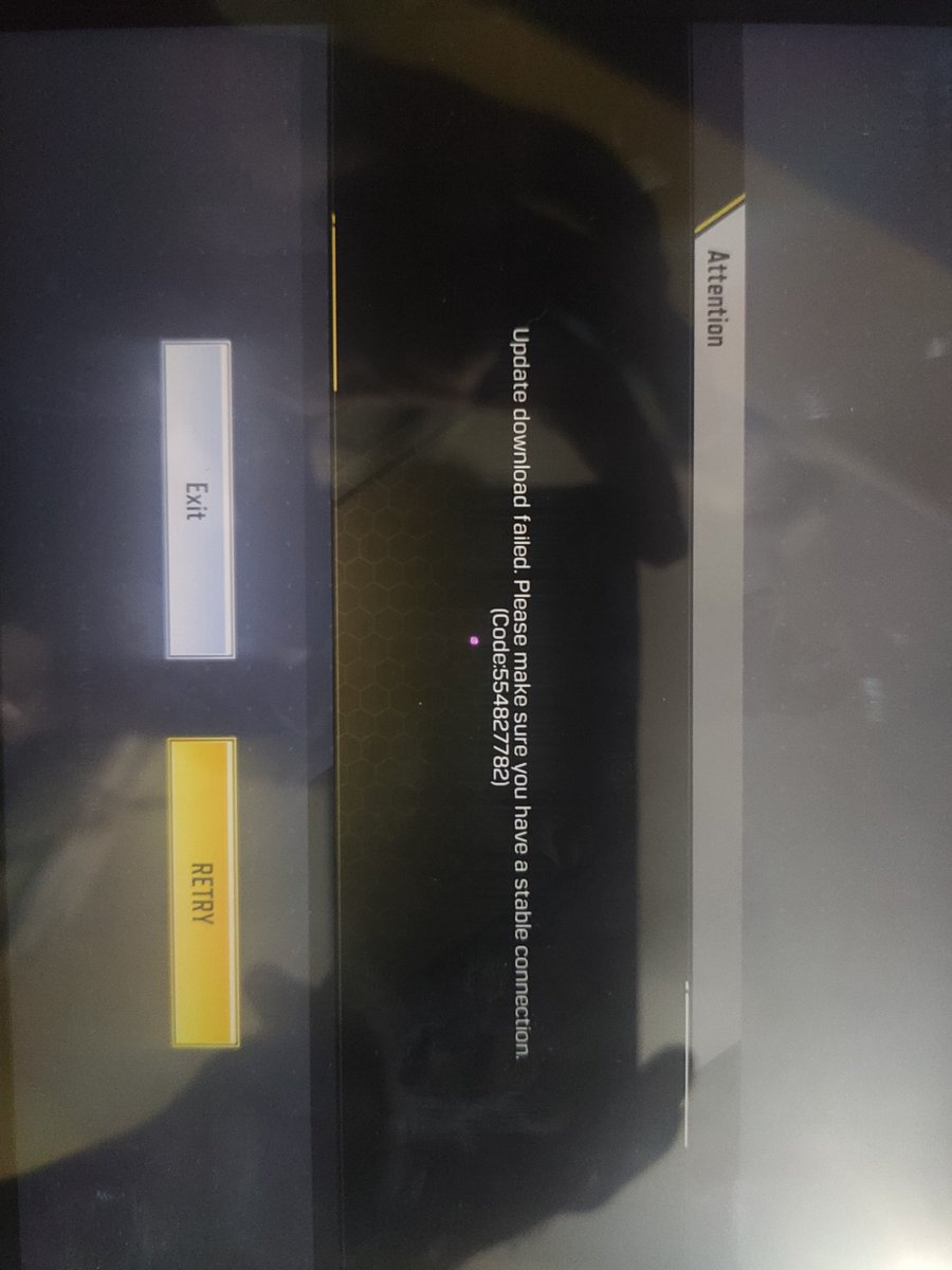 ReverieFantasy's tweet photo. After the Season 9 update, I couldn't able to open the game. This is the prompt showing always, it's been more than 24hrs. I tried all the methods (wifi, restart and also reset). In my android it's fine but in iOS, I'm facing this issue. @PlayCODMobile @Activision https://t.co/GiYm56hysG