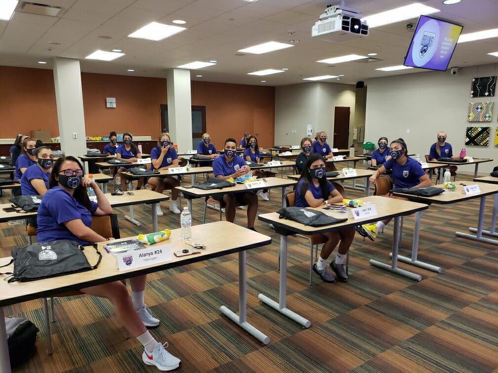 BU_WomenSoccer's tweet photo. First weekend of the 2020 preseason is in the books for the Bruins! Now the countdown begins... 20 days until our home opener 👏⚽️⏰ https://t.co/ogNxxCrRuJ