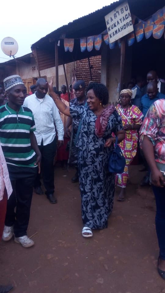 DrNtakarutimana's tweet photo. Ce samedi,J'étais heureuse d'être avec les #Bagumyabanga de ma colline natale #Gasuru zone #Kiremba commune #Gasorwe de la @MuyingaProvince.
@CnddFdd @Cndd_Fdd_Mga @nshingamateka https://t.co/K0DsaCxlED