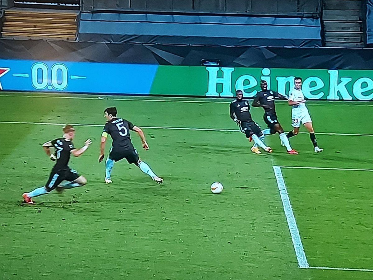 Harry Maguire has invented no-look defending