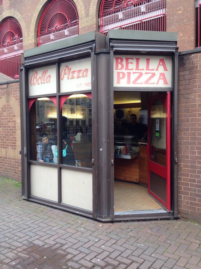 GooLamb's tweet photo. If you grew up in Bolton, this was your Saturday. https://t.co/RLdJsL57eQ
