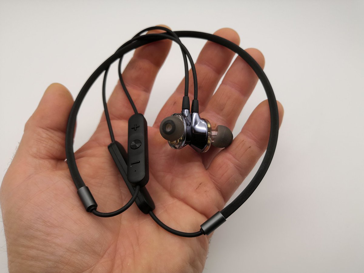 apjwa4's tweet photo. Bluetooth наушники от #ALWUP Official Store. 

Ссылка на Aliexpress: 
https://t.co/kbZMNiNXSe

Ссылка на YouTube: 
https://t.co/rq8BLx89hm

#ПашаВладимирович #музыка #звук #мелодия #звук #наушник  #ваккуумный
#провод #штекер #гаджет #зарядка #наушники #ALWUP #Official #Store https://t.co/YqGEMB8oA5