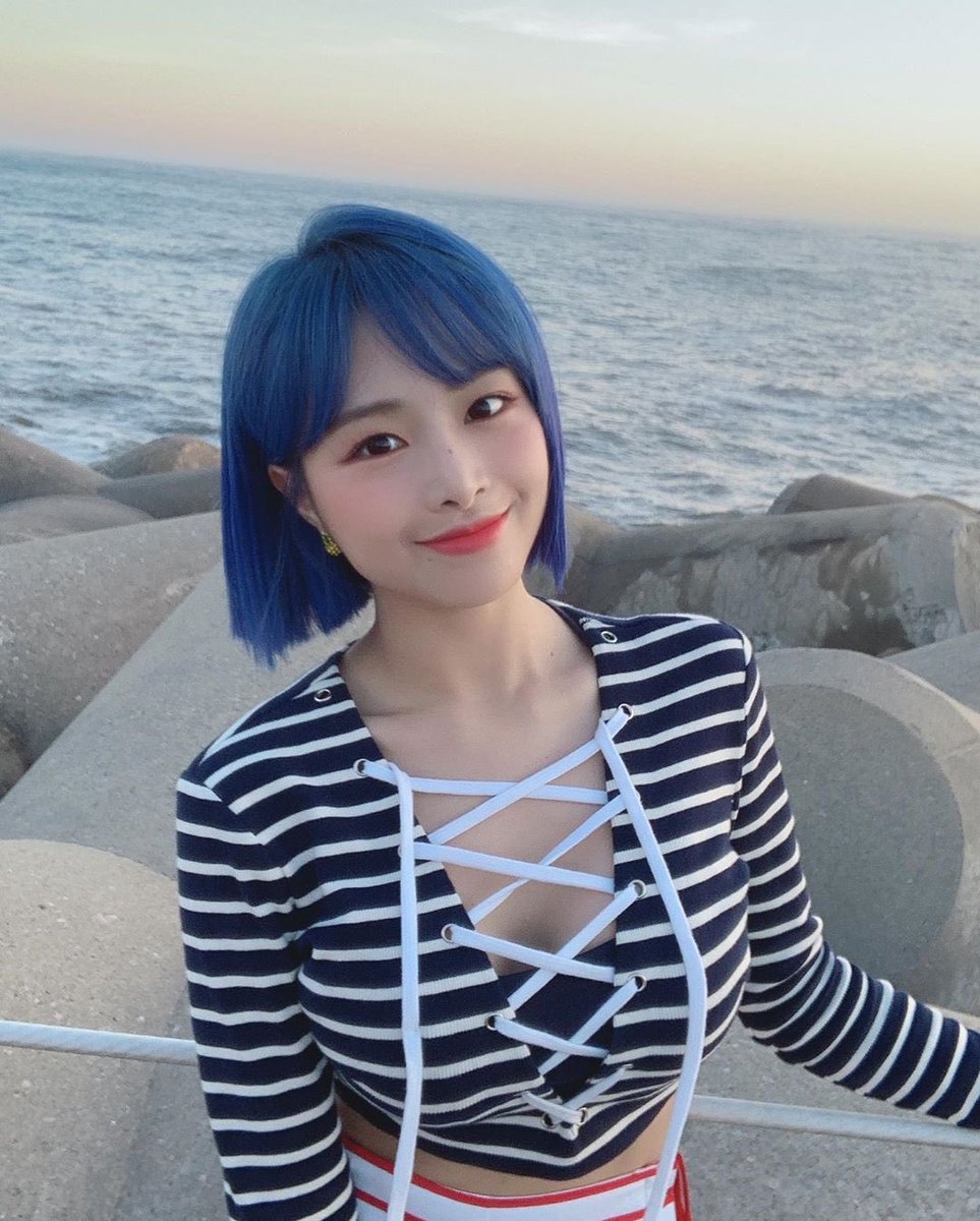 hyewoncinta's tweet photo. When The day i finally can tweet #April1stwin came https://t.co/xp2AeWzzbR