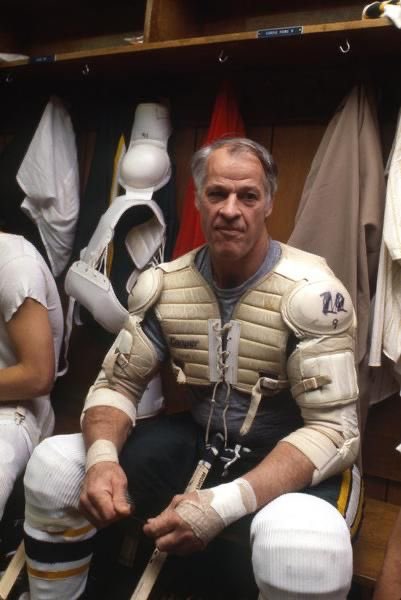 Super70sSports's tweet photo. Gordie Howe getting suited up at age 50. You can literally feel the old man strength. https://t.co/znqls1sa0u
