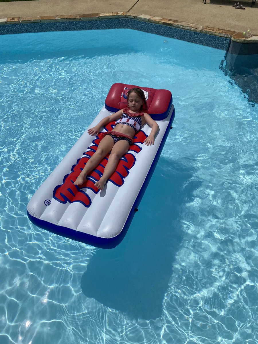OleMiss1848's tweet photo. #AddyGrace is enjoying a Sunday Funday in the pool and has some ⁦@OleMissSports⁩ #Spirit 🔴🔵 https://t.co/ClKgcrzY8K